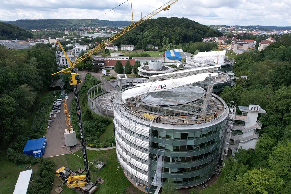Wetterschutzdach für Dachsanierung UKV